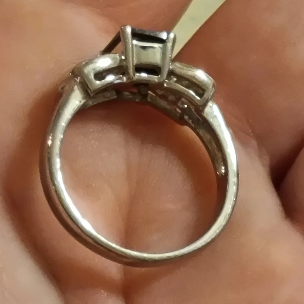 Size 9 black stone very pretty
